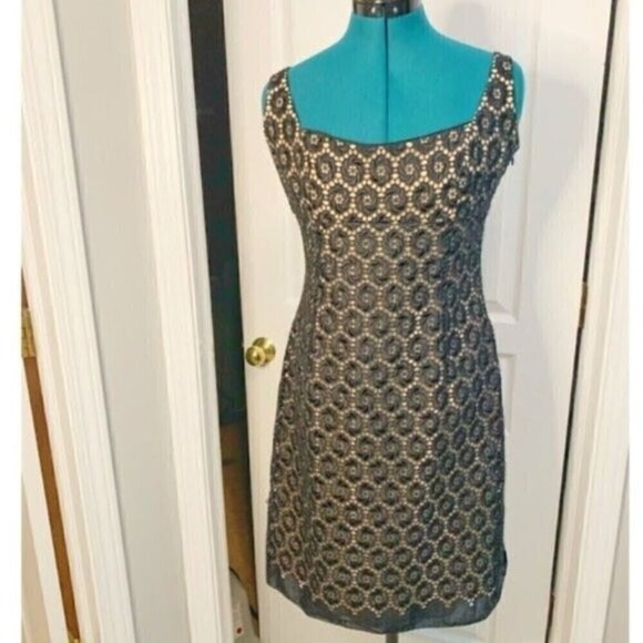 Elie Tahari Floral Crochet Lace Sleeveless Overlay Cocktail Sheath Dress - Picture 2 of 12